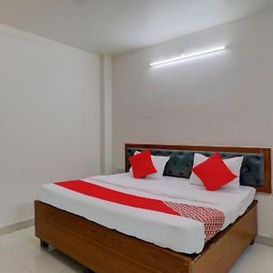 Super Hotel O Raas Inn